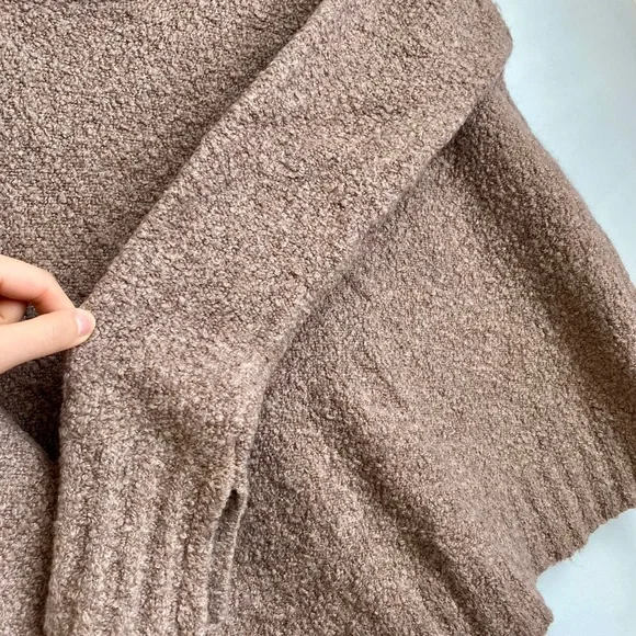 [NWoT] 🌟NEW Anthropologie Cutout Beary Sweater - Picture 3 of 16